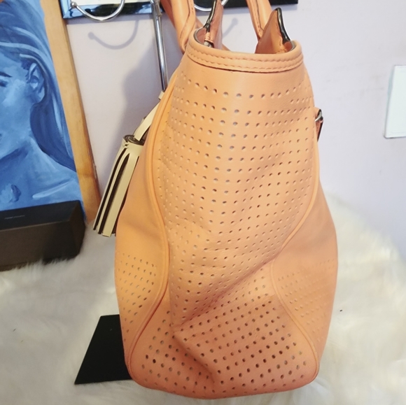 COPY - Coach Perforated Carryall Candace Pink/Peach - Picture 4 of 8